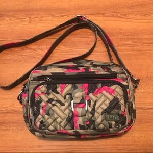 Lug carousel magenta camo crossbody bag